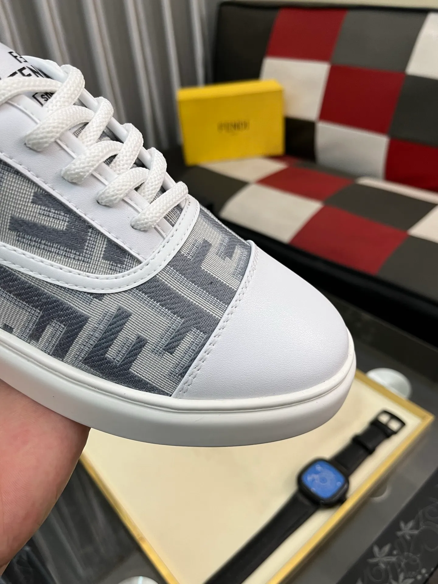 Men's Men's Shoes 💰400⌚️⌚️[Fendi] Fendi's latest casual shoes for men! Available at counters simultaneously! A one-to-one replica of the original. All imported official website one-to-one cowhide fabric. The interior is made of top-grade sheepskin, and the original factory-supplied rubber outsole is used. Leading new fashion concepts. Matching code: 38-443️⃣Colors available
